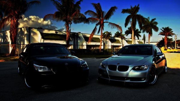 BMW 5 e60 осетинским флагом
