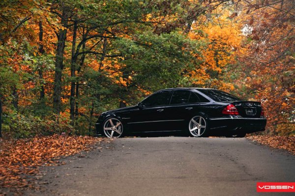 BMW 5 f10 черная ночью