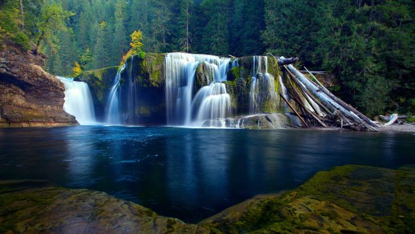 Фон водопад