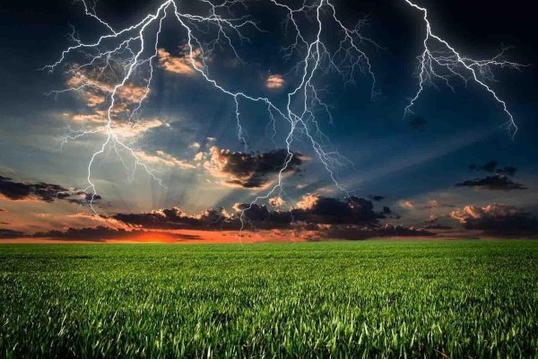 Природа с грозой