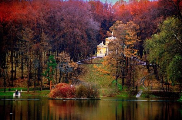 Парк Царицыно осенью