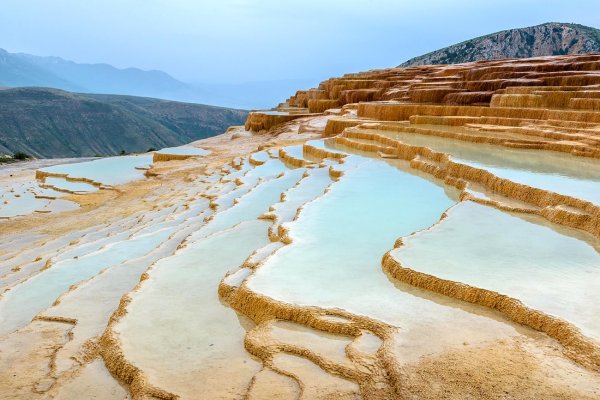 Травертиновые террасы Badab-e Surt, Иран