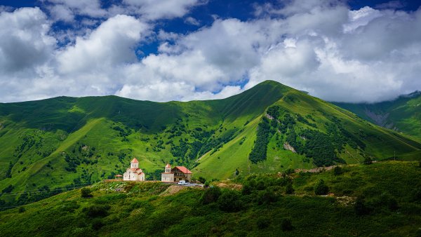 Грузия горы лето