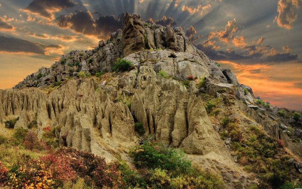 Скалистые холмы Крыма