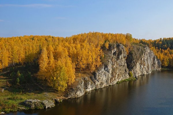 Скала карстовый мост Оленьи ручьи