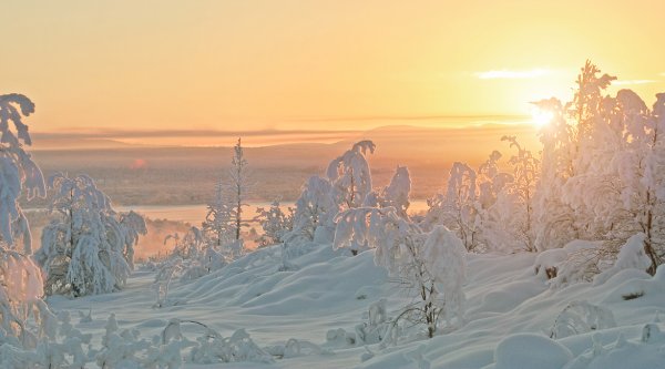 Заснеженные сопки Мурманск