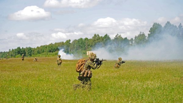 Танки в поле
