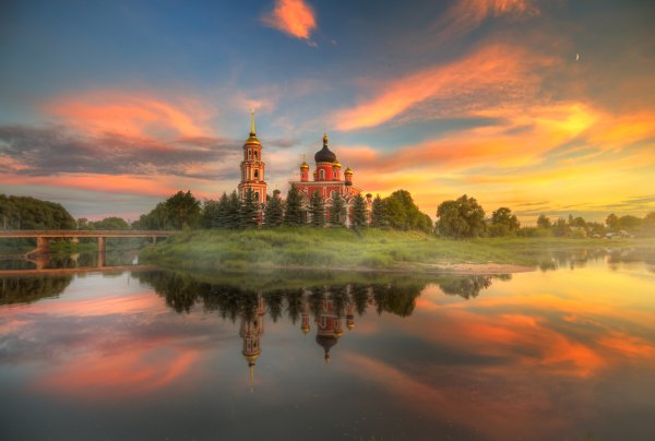 Рассвет на реке