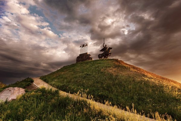 Пам'ятник князю Игорю Луганск