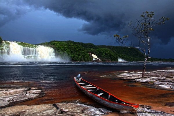 Водопад Анхель и гора Рорайма