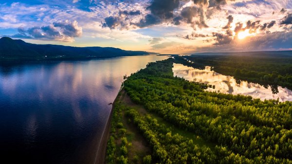 Приволжский река Волга