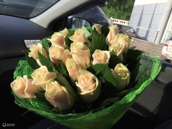 Цветы в машине