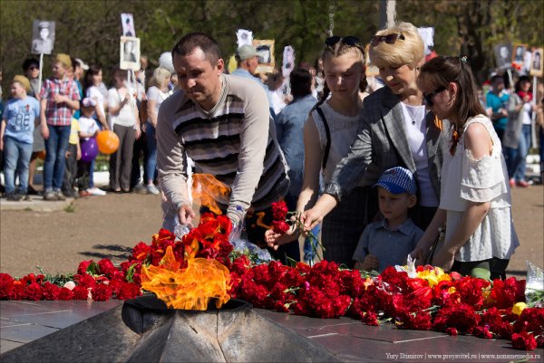 Памятник мальчику