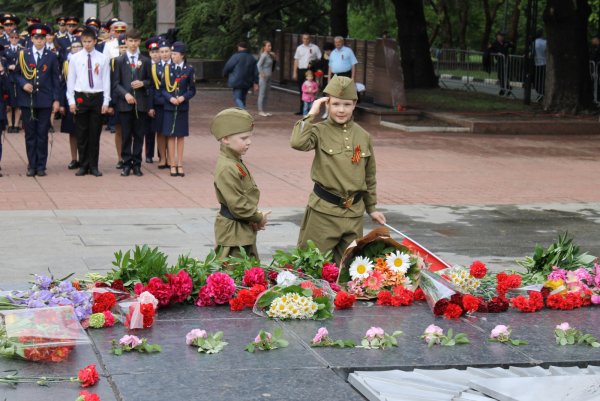 9 Мая Новопетровск возложение венков