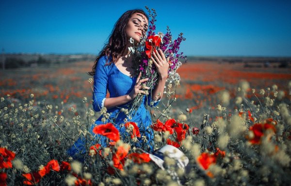 Женские портреты Сергея Шацкова