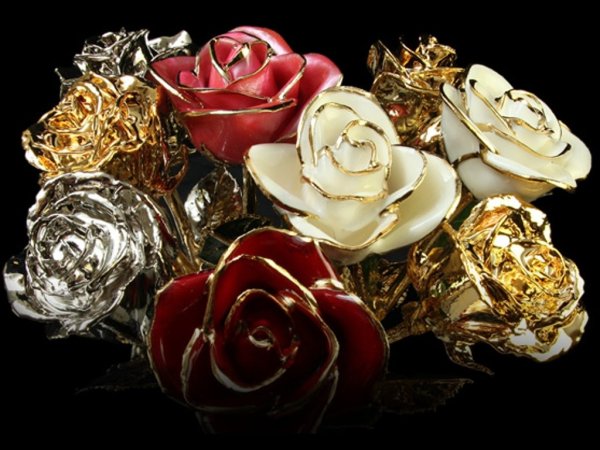 Золотистые розы