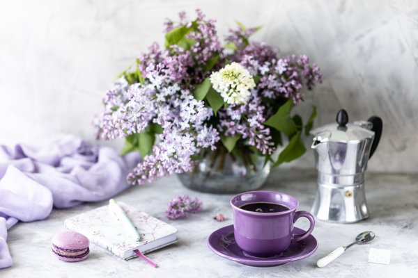 Весенние цветы и кофе