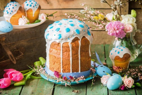 Современное украшение куличей