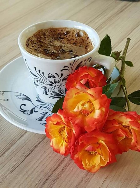 Доброе утро цветы и кофе