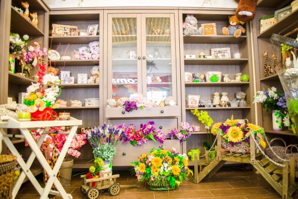 Интерьер цветочного магазина в стиле лофт (60 фото)