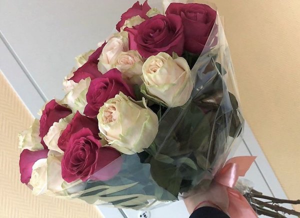 Живые букеты в руках