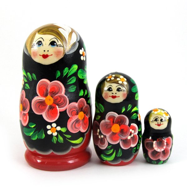 Цветник с матрешкой