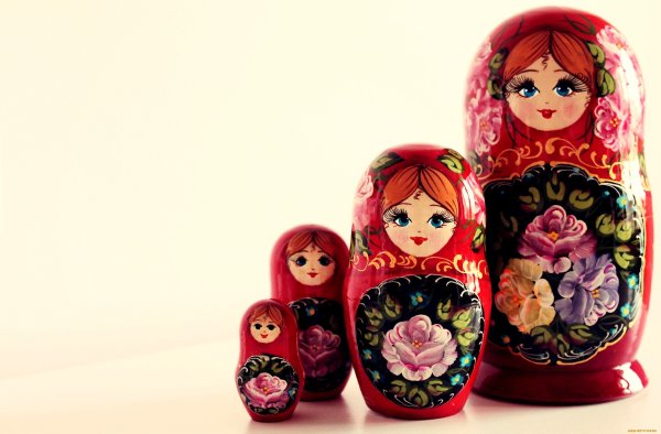 Семеновская роспись матрешки