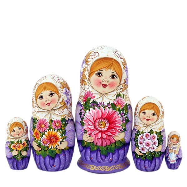 Разноцветные матрешки