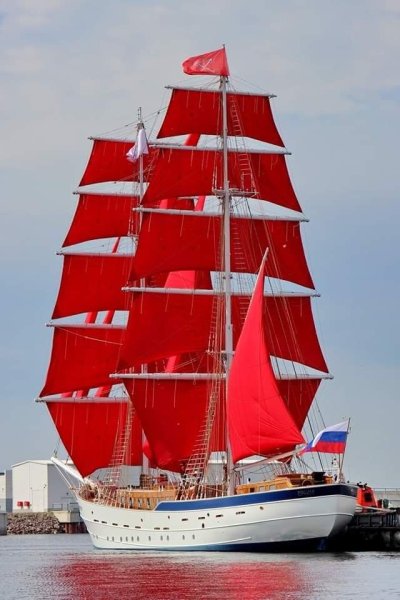 Фотообои парусник в море