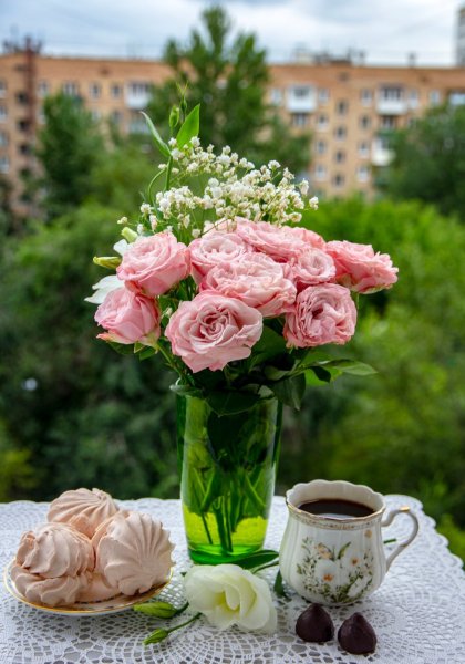 Кофе и розы в постель