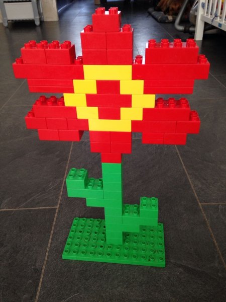 Лего дупло цветок