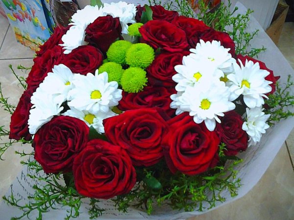 Самые красивые букеты живых роз