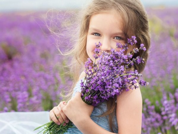 Дети в цветах