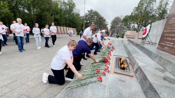 Возложение цветов