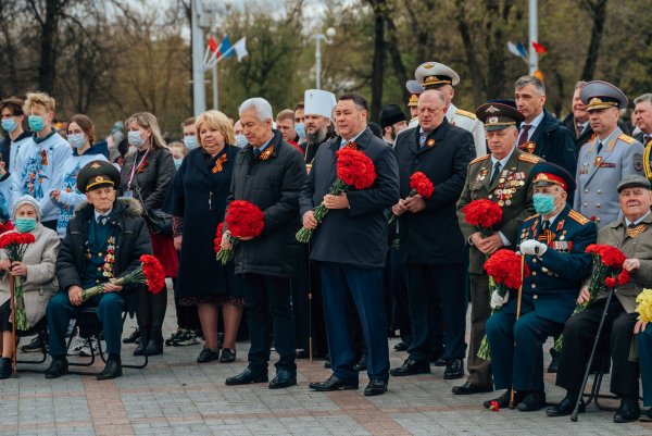День Победы возложение цветов