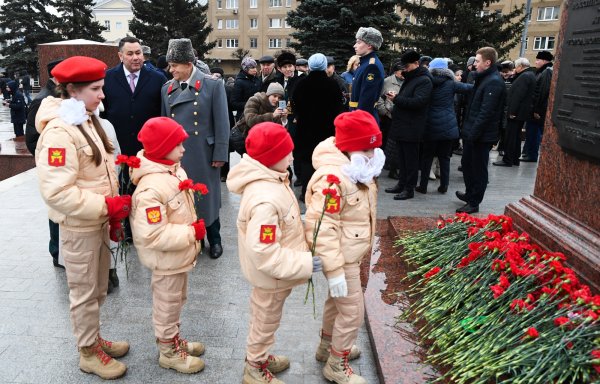 Цветы на памятник