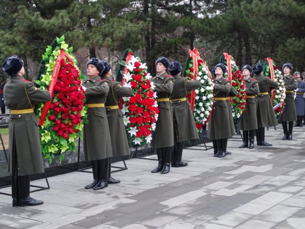Нантой возложение венков в Москве