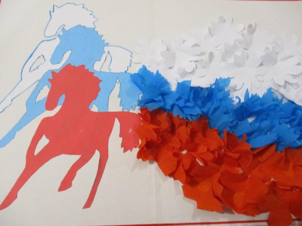 Поделки ко Дню российского флага