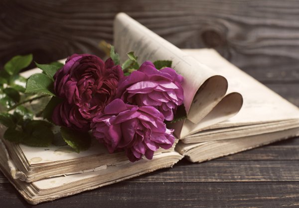 Букет с книгой