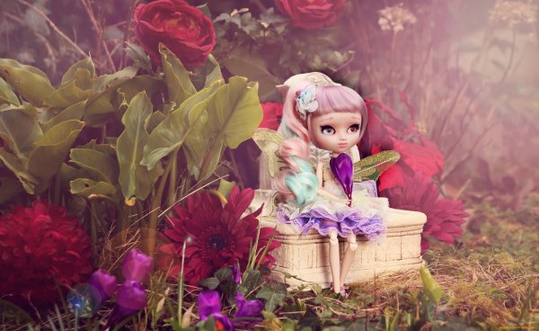 Кукла в цветах