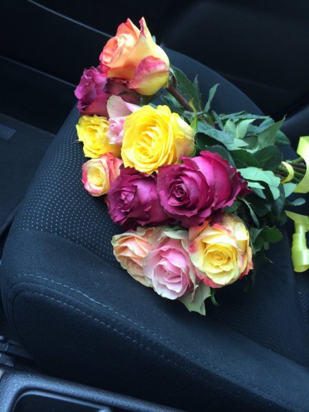 Картинки цветы в машине на сиденье (70 фото)