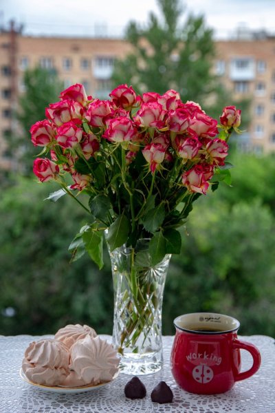 Летние цветы в вазе