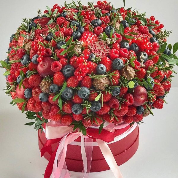 Букет из фруктов и конфет
