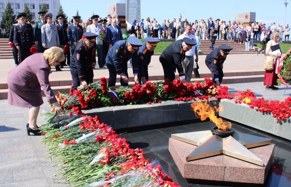 Мамаев Курган возложение цветов ветераны