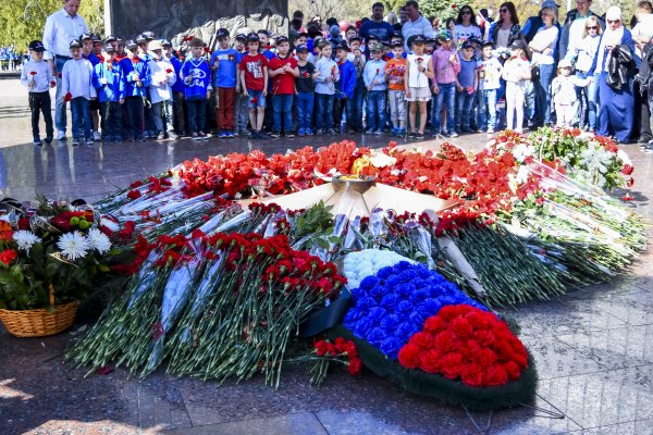 Возложение цветов