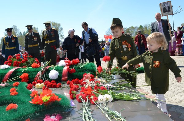Возложение цветов Гаджиево