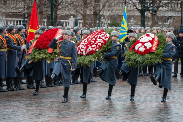 Александровский сад Москва возложение цветов