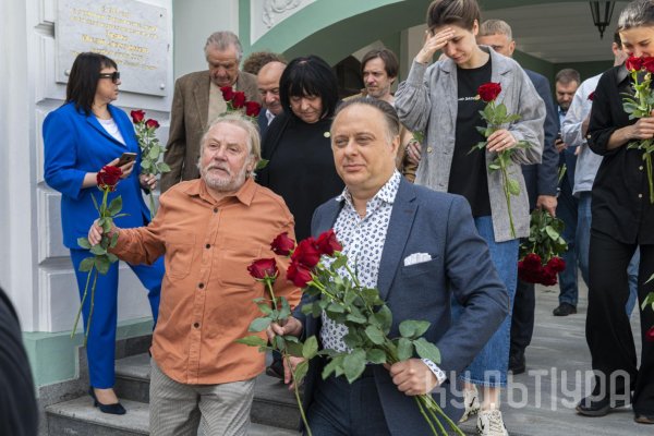 Возложение венков у могилы неизвестного солдата в Москве