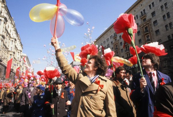Мир труд май демонстрация
