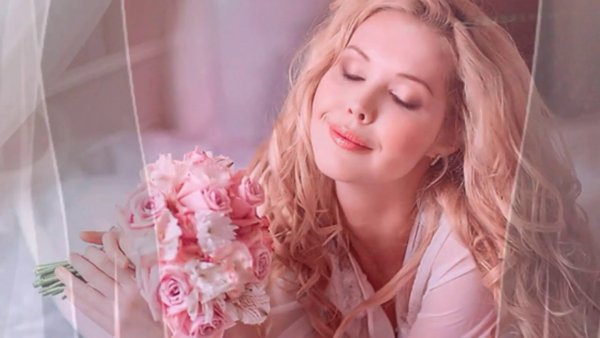 Цветы в постель любимой